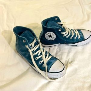 Velvet Converse Chuck Taylors size 7